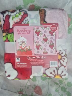 Strawberry Shortcake Super Soft Travel Blanket 40" X 50"